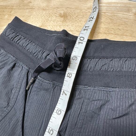 Lululemon Dance Studio Mid-Rise Crop 25" Black Women's Size 2 EUC - Picture 6 of 7